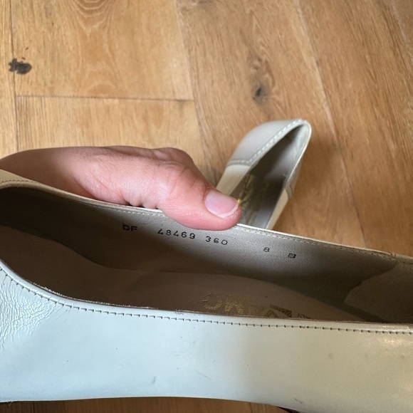 Salvatore Ferragamo Women's Cream and Tan Leather Pumps - Picture 8 of 8